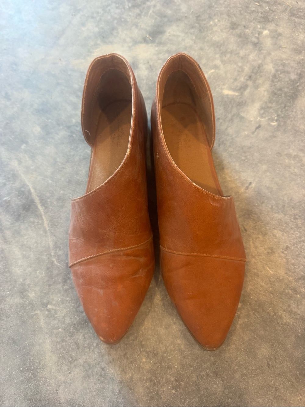 Universal Thread Women's Chestnut Pointed Slip-On Flats